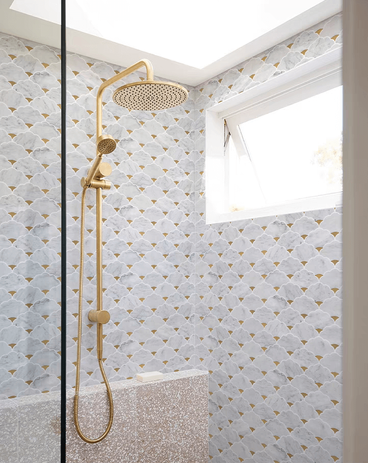 โมเสคหินอ่อน TIMELESS TILES รุ่น LUCKY CLOUD 23.7X29.8 ซม. สี CARRARA WHITE